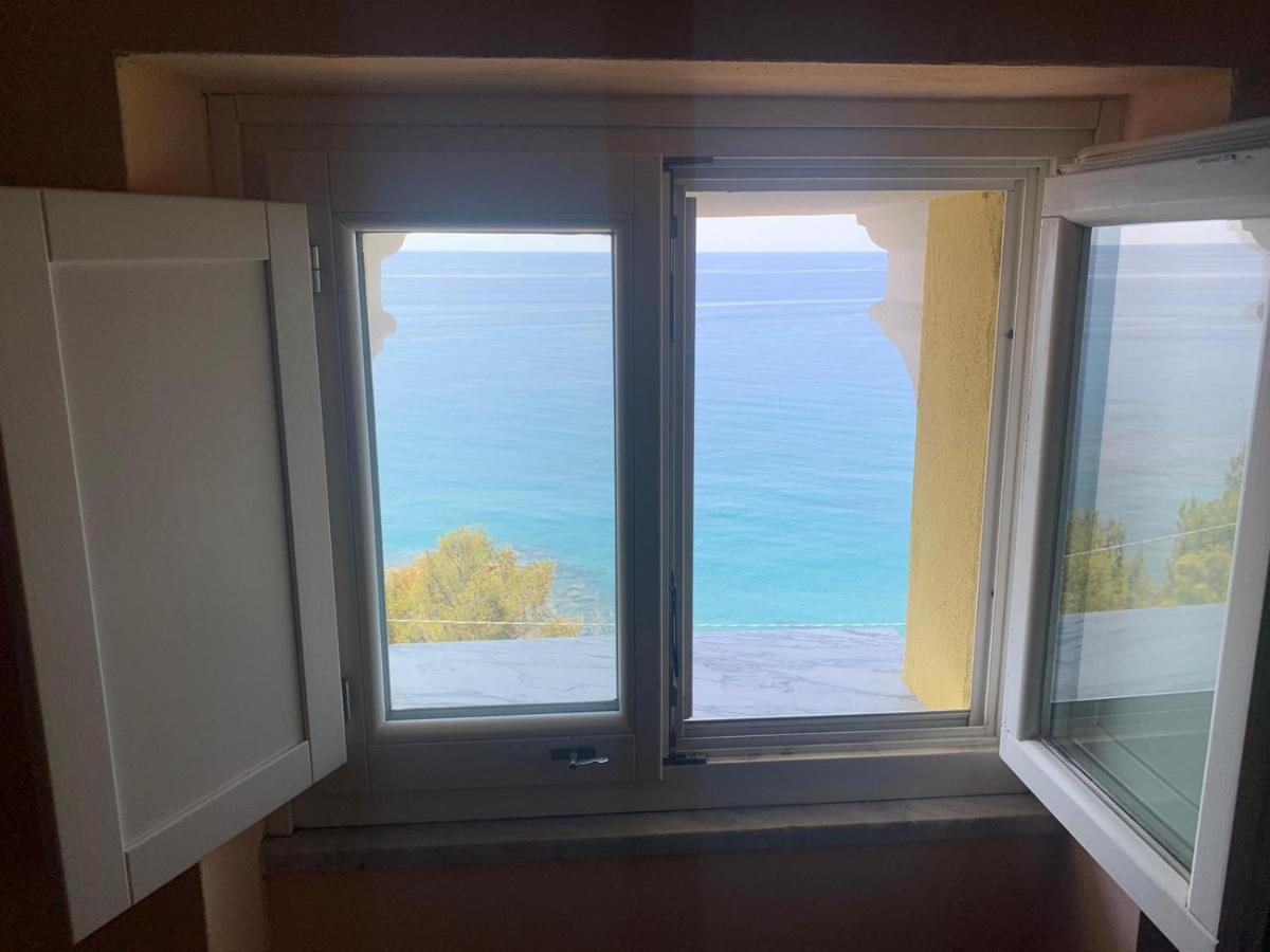Apartamento La Terrazza Nel Blu Imperia Exterior foto