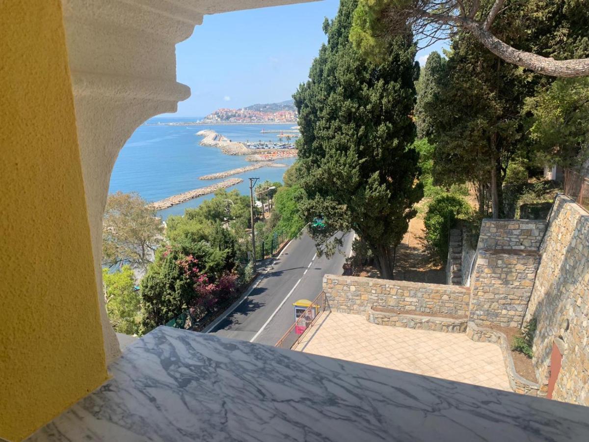 Apartamento La Terrazza Nel Blu Imperia Exterior foto